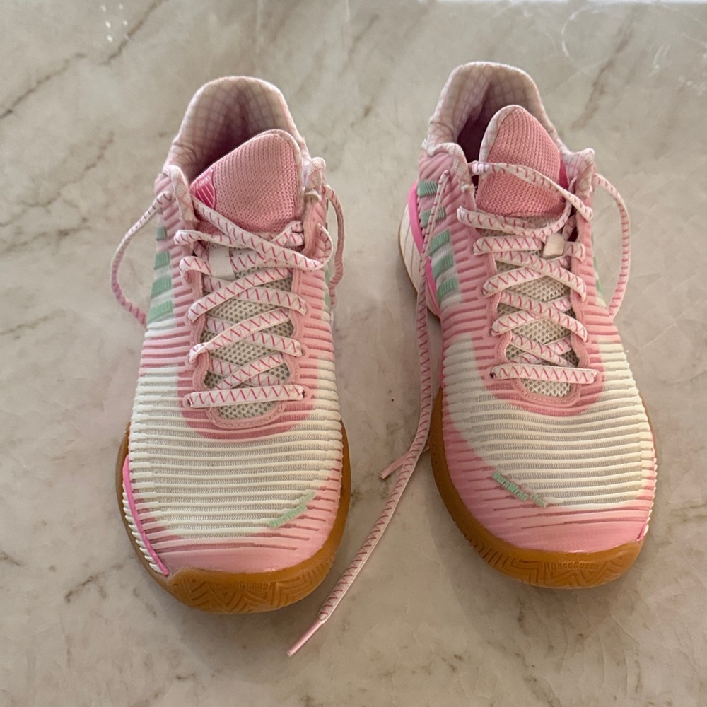 K Swiss/Lucky in Love court shoe. Limited edition
Size 7 1/2
